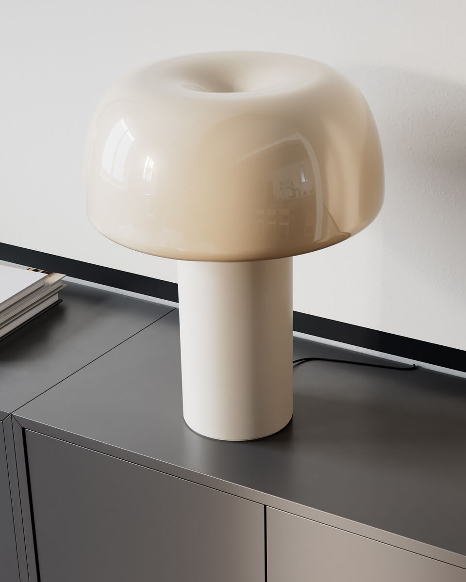 Lean on Me 40cm Beige tafellamp Van By Rydéns - De lamp is gemaakt van metaal, waarbij de lampenvoet een matte afwerking heeft en de kap een glanzende afwerking, wat een mooi contrast cre&euml;ert.