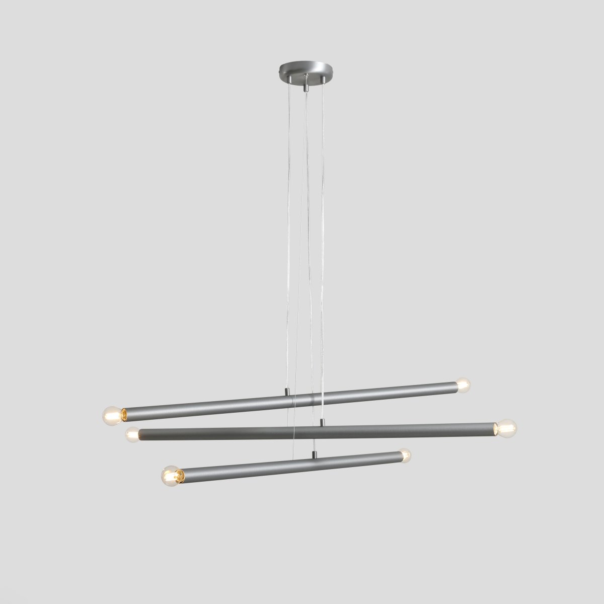 Tubo 6 100cm Staal hanglamp Van Artera - De lamp bestaat uit drie smalle metalen buizen met een elegante stalen afwerking, die op verschillende hoogtes en hoeken zijn geplaatst en zo een spannend en luchtig effect cre&euml;ren.