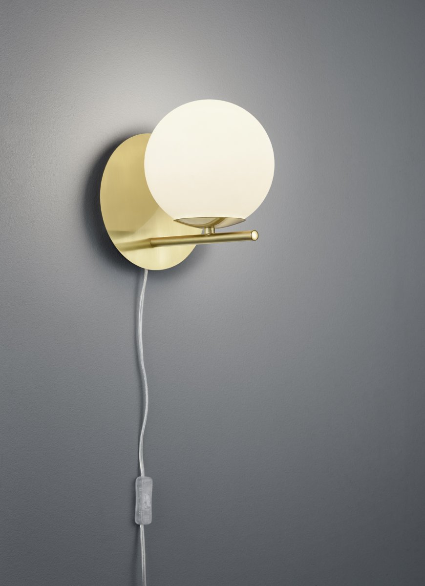 Pure Ø16 Mat messing wandlamp Van Trio Lighting - De wandlamp is voorzien van de FLEXConnect-functie, waardoor deze geschikt is voor zowel vaste aansluiting als stekkergebruik.