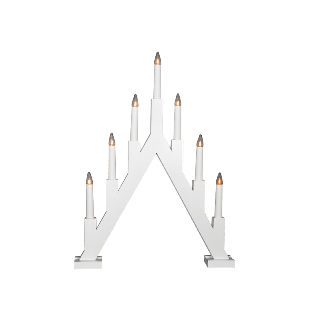 Ellen Wit Van Pixie Design - Ellen is een klassieke houten kandelaar met een witte afwerking en een decoratieve, puntige vorm die doet denken aan traditionele adventskaarsen.