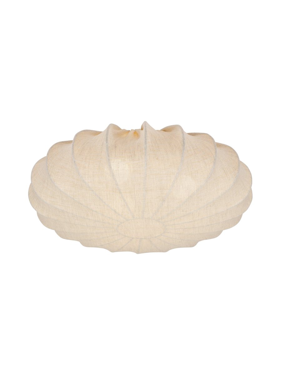 Linne Ø42 Beige plafondlamp Van PR Home - De perfecte verlichting als u op zoek bent naar een discreet armatuur, maar tegelijkertijd de zachte uitstraling wilt die een mooie linnen lampenkap aan de kamer geeft.
