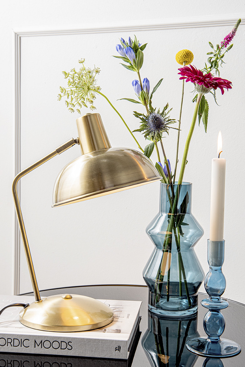 Hood 38cm Antiek messing bureaulamp Van Leitmotiv - De lamp past perfect op een bureau of nachtkastje en is zowel een praktische lichtbron als een stijlvol interieurdetail.