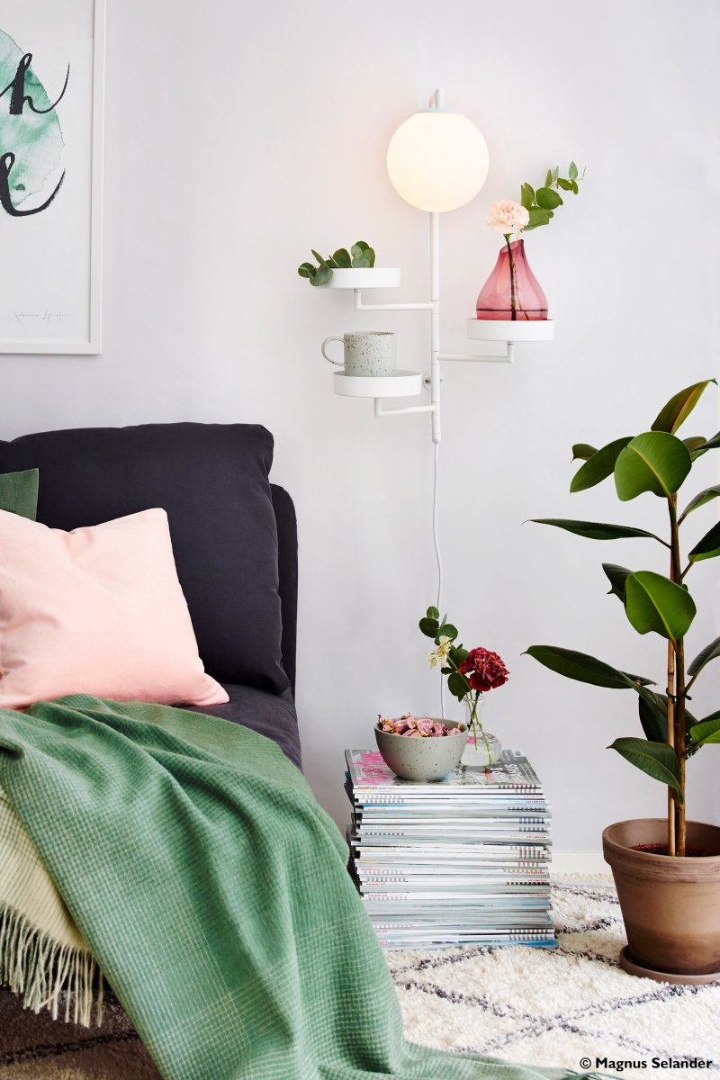 Astoria 62cm Wit wandlamp Van Globen Lighting - Astoria wandlamp - winnaar van Hus &amp; Woonwedstrijd 2016 - Ontworpen door Anna Landerholm voor Globen Lighting.