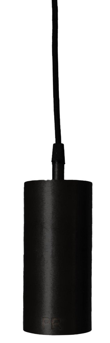 Ample Ø7 Zwart raamlamp Van PR Home - De Ample metalen raamlamp is verkrijgbaar in drie verschillende afwerkingen, allemaal voorzien van een PR Home-stempel in de lamp gegoten.