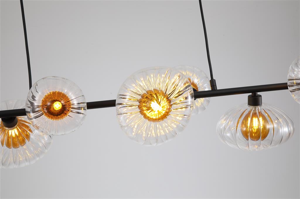 Sunbeam 90cm Transparant/zwart hanglamp Van Searchlight - Het zwarte frame zorgt voor een helder contrast met de warme tinten en versterkt de moderne en karakteristieke uitstraling van de lamp.