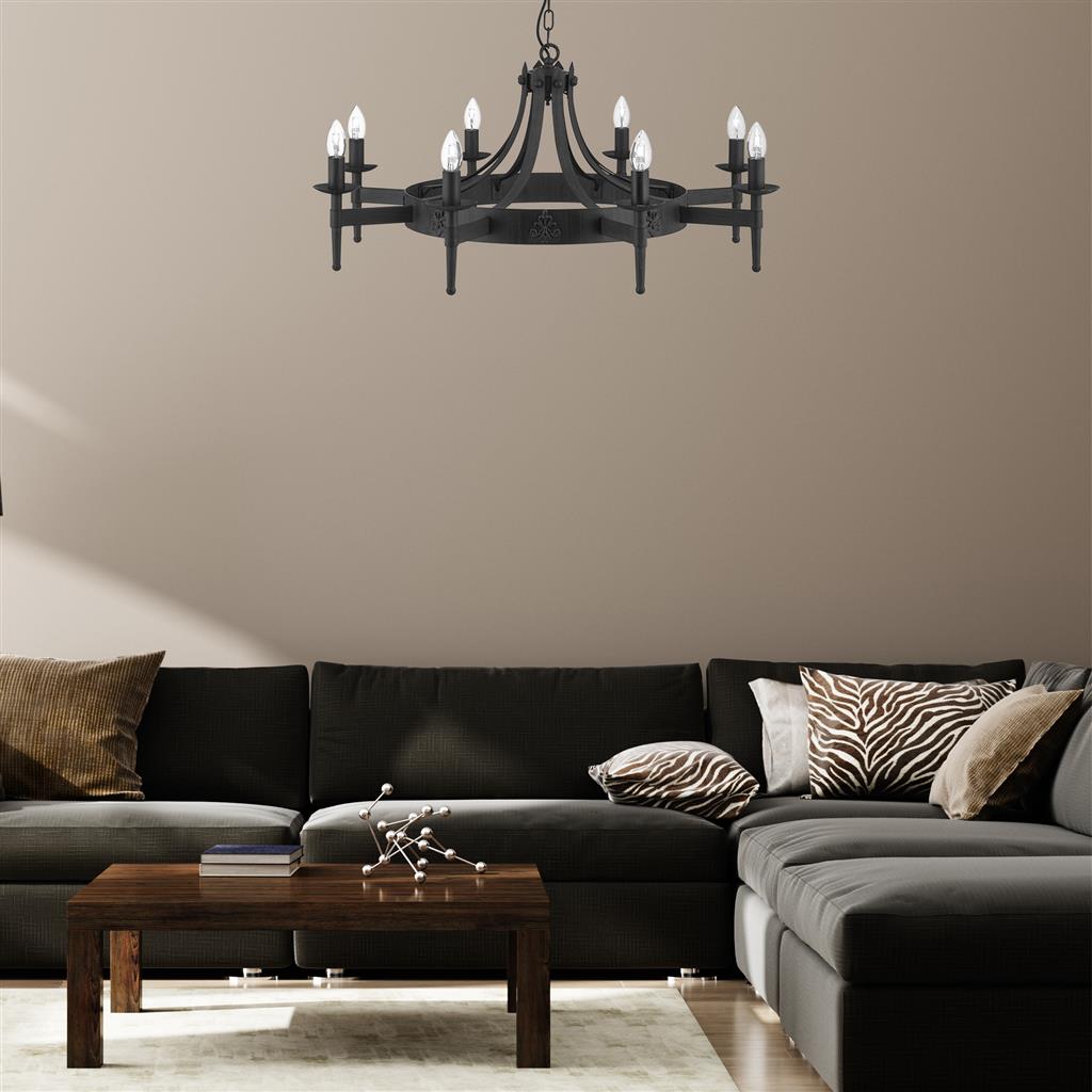 Cartwheel II Ø85 Zwart hanglamp Van Searchlight - Deze indrukwekkende kroonluchter heeft een uitgesproken gotische stijl en is perfect voor slaapkamers, woonkamers, eetkamers of keukens waar je een warme, traditionele sfeer wilt cre&euml;ren.