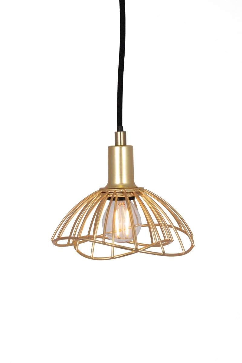 Ray Ø16 Geborsteld messing hanglamp Van Globen Lighting - De Ray plafondlamp met zijn golvende metalen kap in matzwart is een klein en subtiel lampje dat in zijn eenvoud net zo mooi is in een raam, vooral als je er een cluster van maakt met meerdere stukken in bijvoorbeeld: een keuken.