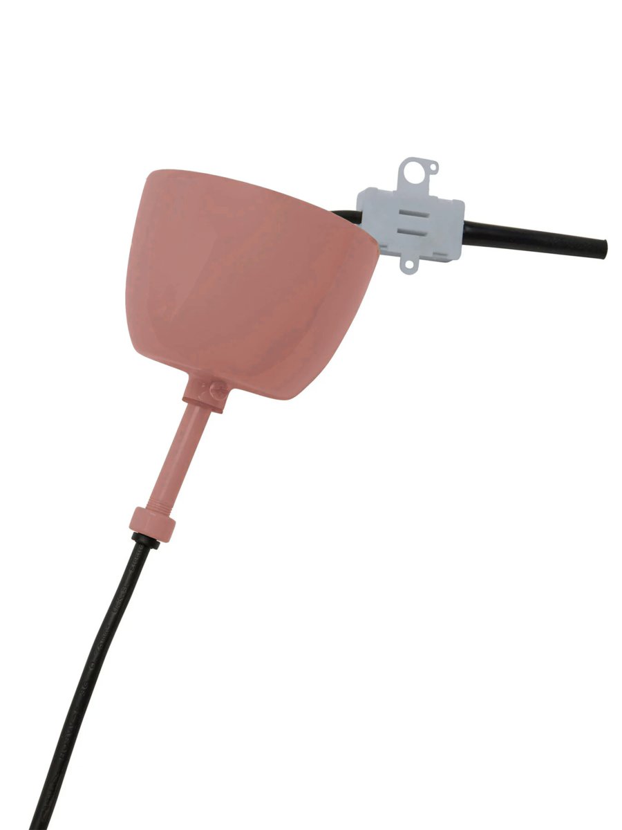 Wells Ø45 Donkerroze hanglamp Van PR Home - De lamp is ge&iuml;nspireerd op een bloem en deze serie is verkrijgbaar in verschillende kleuren en modellen.