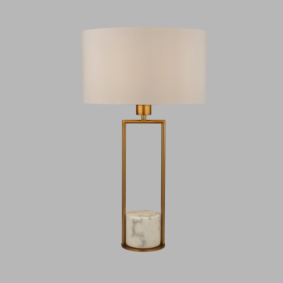 Claire 45cm Goud tafellamp Van Searchlight - Met zijn open en luchtige frame en ronde marmeren voet geeft het een moderne en toch tijdloze uitstraling die perfect past in zowel klassieke als eigentijdse interieurs.