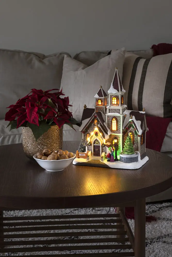 Mechanische Kerstdecoratie Met Kerk 38cm Veelkleurig Van Konstsmide - Sfeervolle kerstversiering in de vorm van een kerk met 11 warmwitte LED-lampjes en klassieke kerstmuziek.