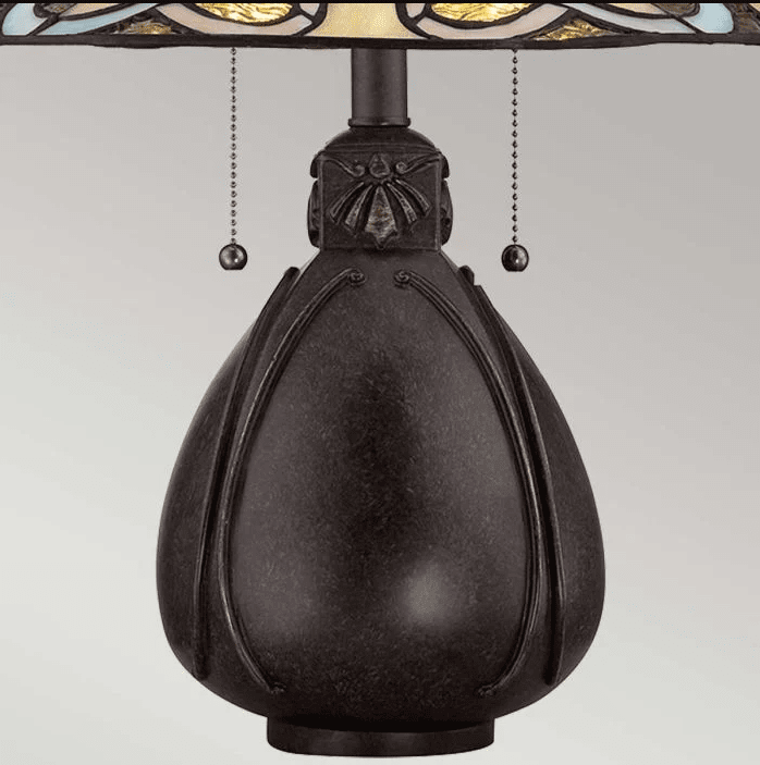 India 50cm Veelkleurig Van Elstead Lighting - De lamp staat op een klassieke voet met een bronzen afwerking, wat de tijdloze charme en elegantie versterkt.