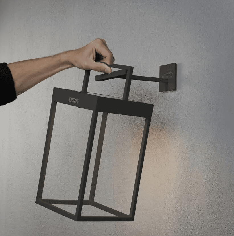 Portofino 30cm Zwart solarlamp Van Konstsmide - De lamp wordt opgeladen met het zonnepaneel op 20 uur of met de meegeleverde USB-C-kabel op 6 uur.