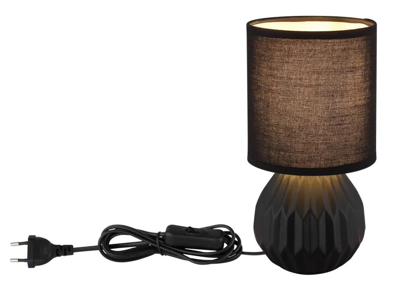 Sylas 23cm Zwart tafellamp Van Globo Lighting - Den rundade keramiska basen i elegant svart och den matchande cylindriska textilsk&auml;rmen skapar en harmonisk och modern estetik.
