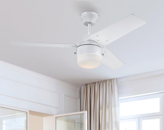 Talia Ø105 Wit Van Westinghouse - De ventilator is eenvoudig te bedienen met een trekschakelaar en kan worden gemonteerd in een schuin plafond met een hellingshoek tot 18°.