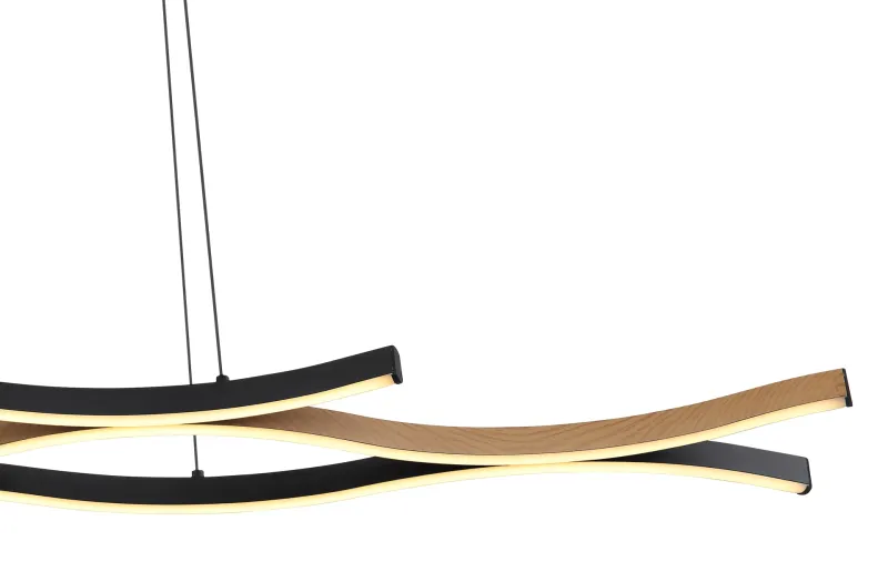 Geronimo 108cm Natuur hanglamp Van Globo Lighting - Den mattsvarta metall- och aluminiumstommen, kompletterad med tr&auml;liknande dekorationer och en opalf&auml;rgad plastsk&auml;rm, ger en stilren och harmonisk estetik.