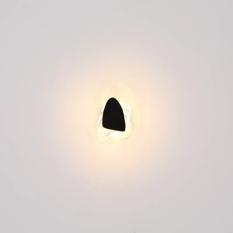 Dorsey 32cm Zwart wandlamp Van Globo Lighting - Dorsey v&auml;gglampa f&ouml;rtrollar med sin unika molnformade design och skapar en harmonisk atmosf&auml;r i varje rum.