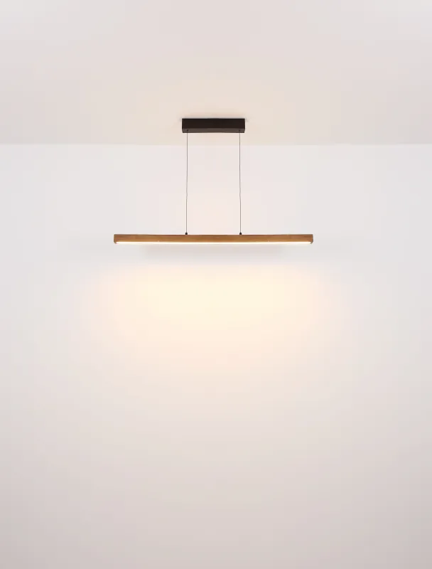 Olivus 115cm Natuur hanglamp Van Globo Lighting - Olivus &auml;r en stilren takpendel i elegant, avl&aring;ng form som kombinerar svart metall med m&ouml;rkbrunt tr&auml; och opalplast f&ouml;r en modern och sofistikerad design.