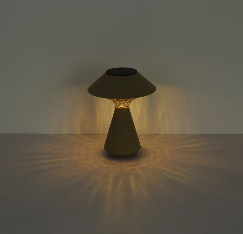 Cup LED Zand solarlamp Van Globo Lighting - Den diskreta designen sm&auml;lter in i alla milj&ouml;er och med IP44-klassning &auml;r den t&aring;lig mot v&auml;der och vind.