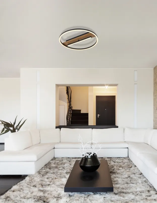 Pikara Ø40 Hout plafondlamp Van Globo Lighting - Lampan &auml;r tillverkad i metall med tr&auml;effekt, vilket tillf&ouml;r en varm och naturlig k&auml;nsla.