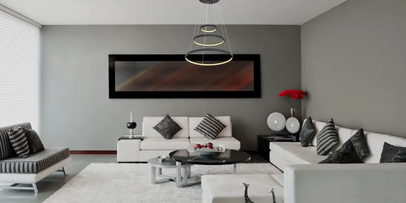 Ralph Ø50 Zwart hanglamp Van Globo Lighting - Designad med tre ringar och en h&ouml;jd p&aring; 120 cm, ger den ett unikt och stilrent uttryck.