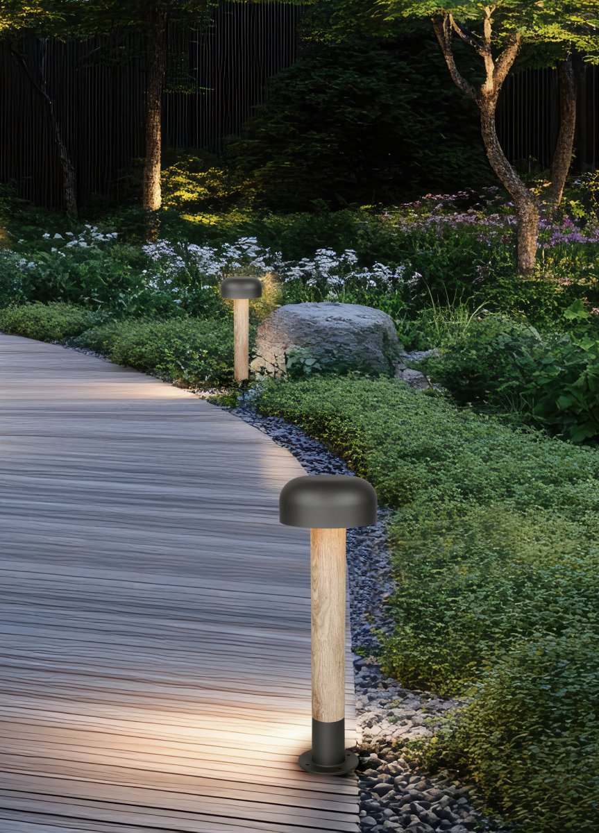 Fraser 54cm Betonnen uiterlijk lichtpaaltjes Van Trio Lighting - De donkergrijze afwerking en het op beton ge&iuml;nspireerde deel geven het geheel een warm en stijlvol karakter.