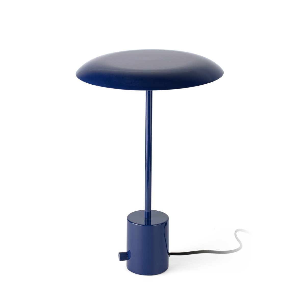 Hoshi 40cm Blauw tafellamp Van Faro Barcelona - Hoshi is een designlamp met een slank silhouet, stabiele voet en ge&iuml;ntegreerde led (12W, 2700K) die zorgt voor een warm, aangenaam licht.