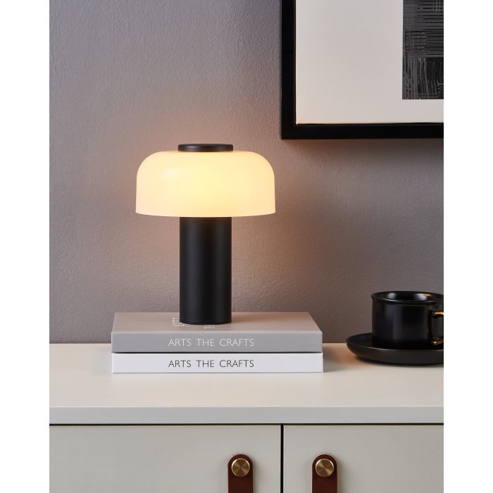 Ponente 20cm Wit Draagbare Van Eglo - Met een touchdimmer en een instelbare kleurtemperatuur van 2400 tot 4000K creëert u eenvoudig de juiste sfeer, ongeacht de omgeving.