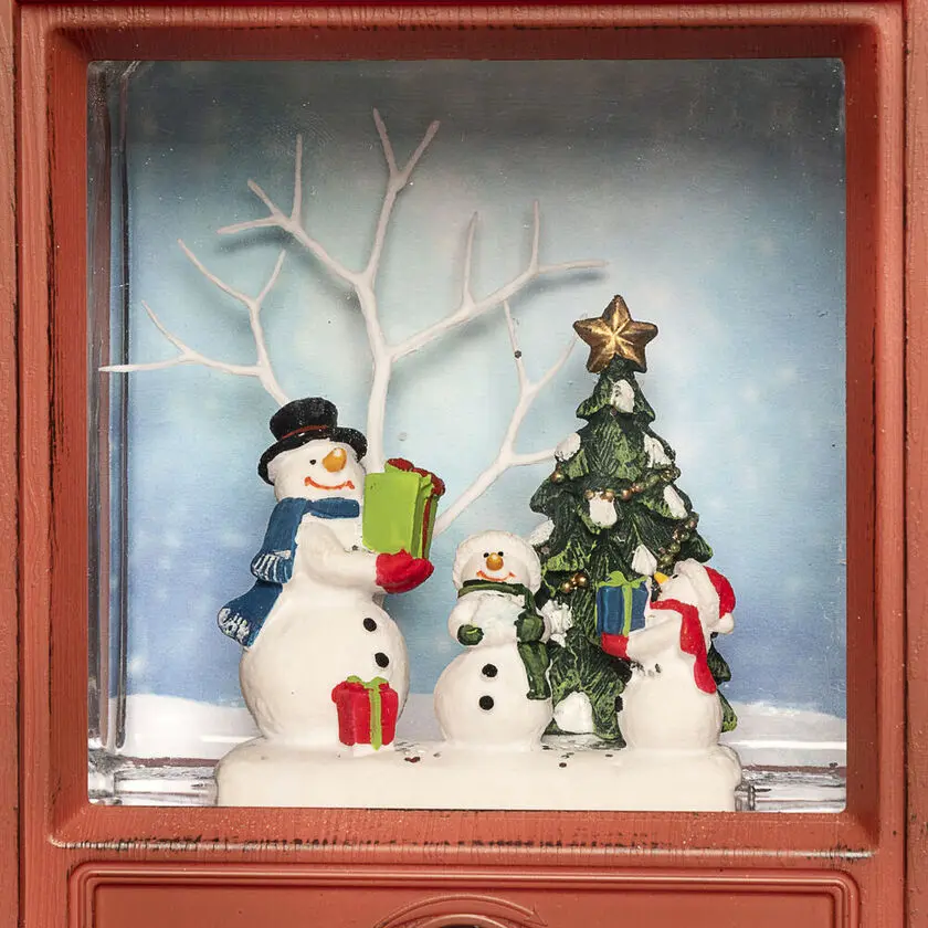 Met Water Gevulde Lantaarn In De Vorm Van Een Tv Bruin Van Konstsmide - Deze met water gevulde lantaarn heeft de vorm van een retro-tv en toont een winters tafereel met sneeuwmannen en een versierde kerstboom.