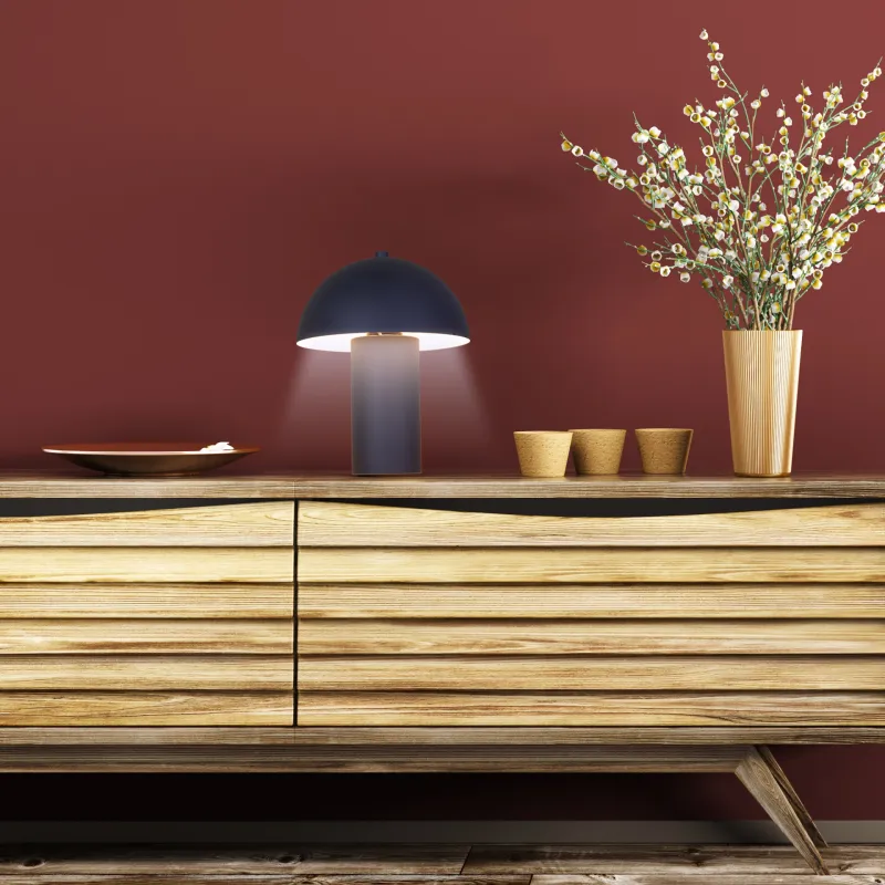 Bert 26cm Zwart tafellamp Van Globo Lighting - Med sin minimalistiska elegans sm&auml;lter bert harmoniskt in i moderna hem och blir en stilfull inredningsdetalj.