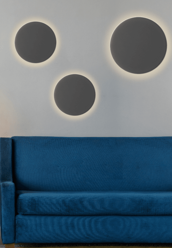 Tou Grijs wandlamp Van Faro Barcelona - Het is gemaakt van aluminium en heeft een bekleding van stof en schuim.