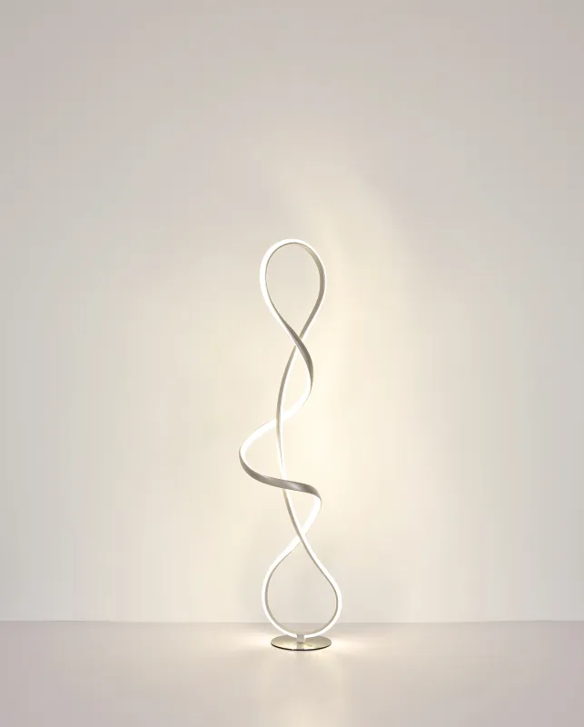 Swirl Nikkel vloerlamp Van Globo Lighting - Med en kompakt storlek och en kraftfull LED-teknik p&aring; 2260 lumen och 4000K ger den klar och behaglig belysning.