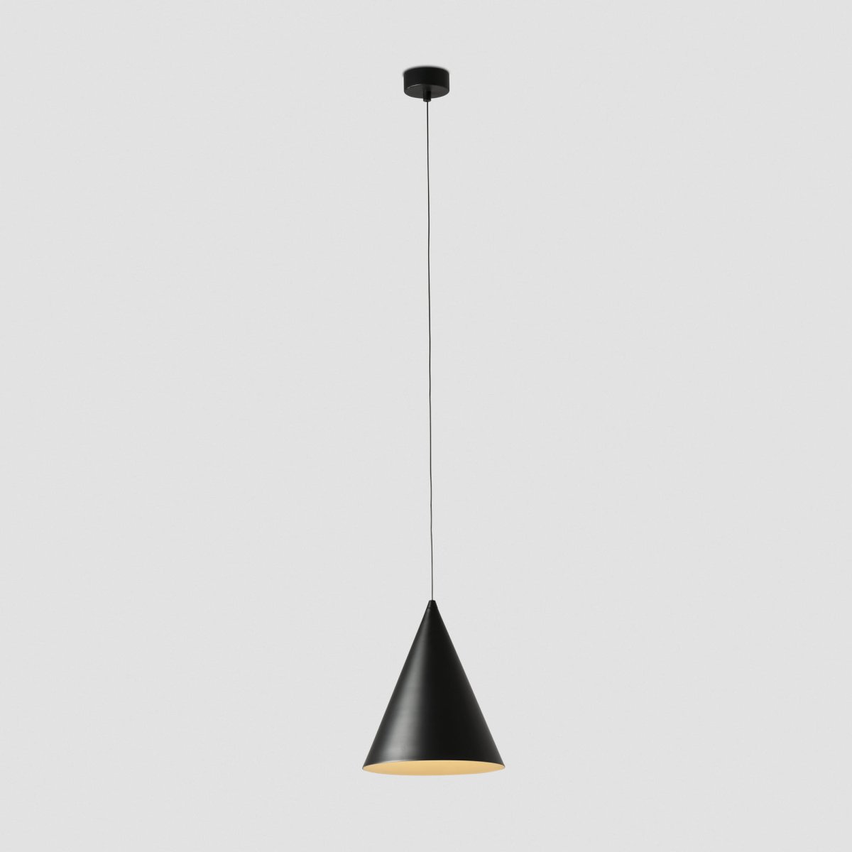 Lina Ø24 Zwart hanglamp Van Faro Barcelona - Het stijlvolle design past perfect in omgevingen waar u verfijnde maar ingetogen verlichting wenst - ideaal boven tafels, keukens of in moderne lounges.