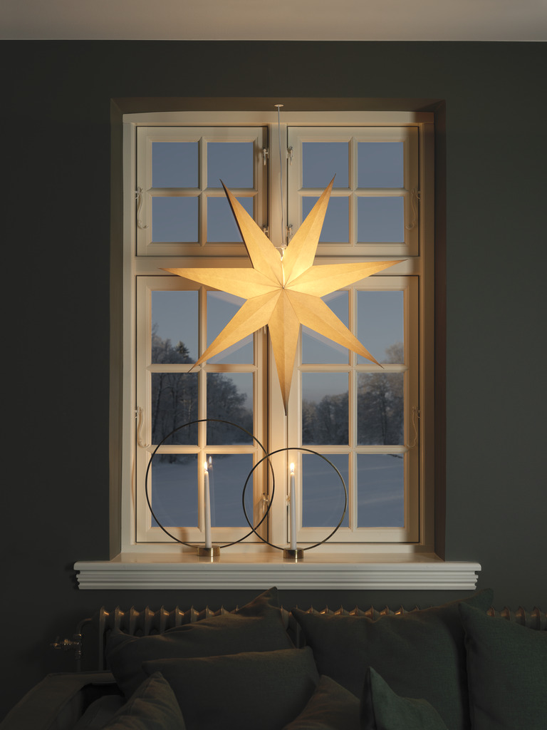 Papieren Ster Ø78 Beige Van Konstsmide - Ideaal om in het raam te hangen of tegen een mooie muur &ndash; een tijdloze decoratie die elke kamer met haar eenvoudige elegantie verfraait.