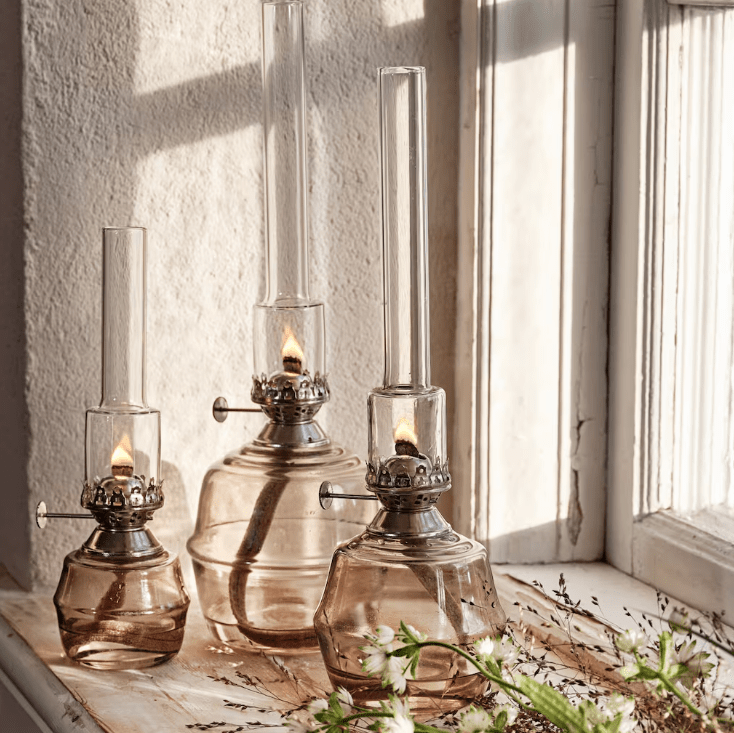 Kerosene Lamp Majken Big Grijs Van Strömshaga - Branders van helder glas en branders van nikkel.