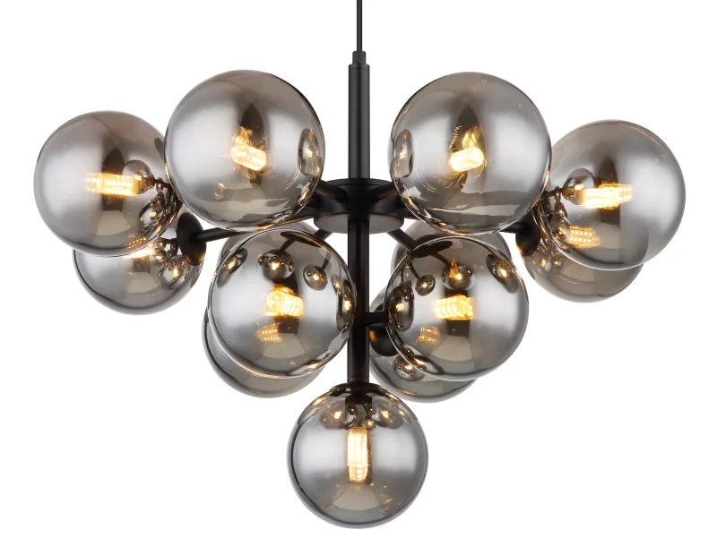 Grappy Ø56 Rookkleurig hanglamp Van Globo Lighting - Grappy taklampa blir en stilfull och lyxig detalj i varje rum med sin glamor&ouml;sa design och de 13st r&ouml;kf&auml;rgade glaskulorna.