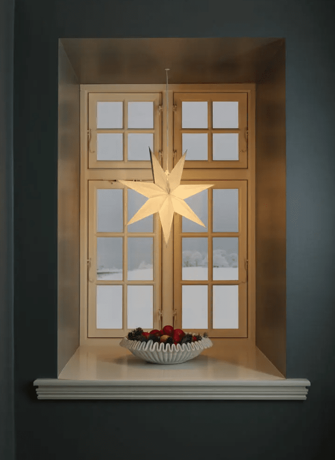 Papieren Ster Ø60 Grijs Van Konstsmide - Ideaal om in het raam te hangen of tegen een mooie muur &ndash; een tijdloze decoratie die elke kamer met haar eenvoudige elegantie verfraait.