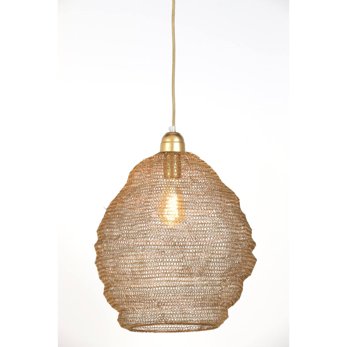 Nina Ø38 Bronzen hanglamp Van Light & Living - De structuur van de lampenkap zorgt voor een uniek lichtspel wanneer de lamp brandt, waardoor er een gezellige en uitnodigende sfeer in de kamer ontstaat.