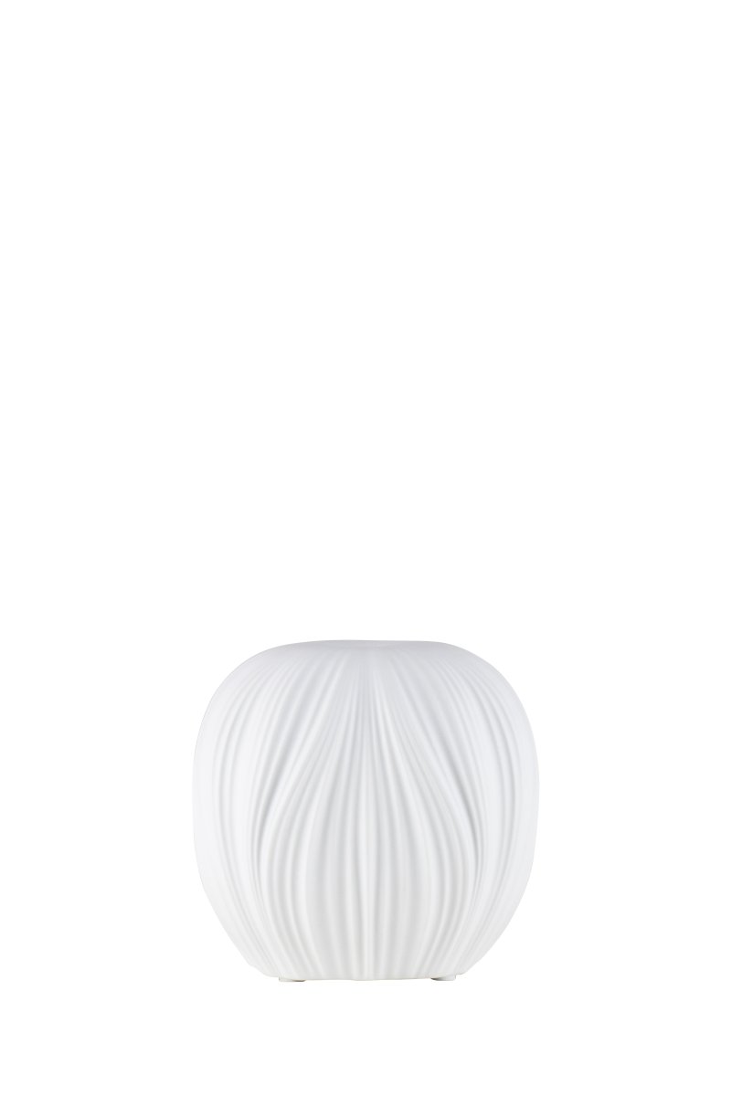 Milo 14cm Wit tafellamp Van Globen Lighting - Milo is een tafellamp die met zijn organische, appelvormige ontwerp en witte keramiek een zacht en uitnodigend licht verspreidt.