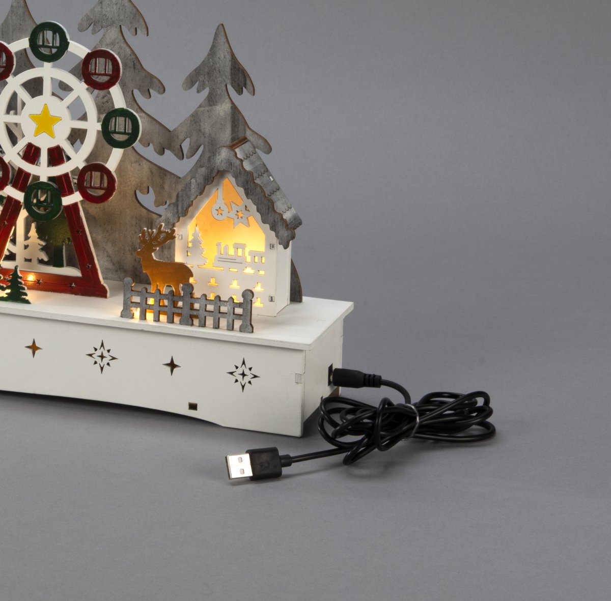 Kerstdorp LED 25cm Veelkleurig Van Konstsmide - Het is aan te raden om het op een kantoor in de hal of bij het raam in de woonkamer te plaatsen.