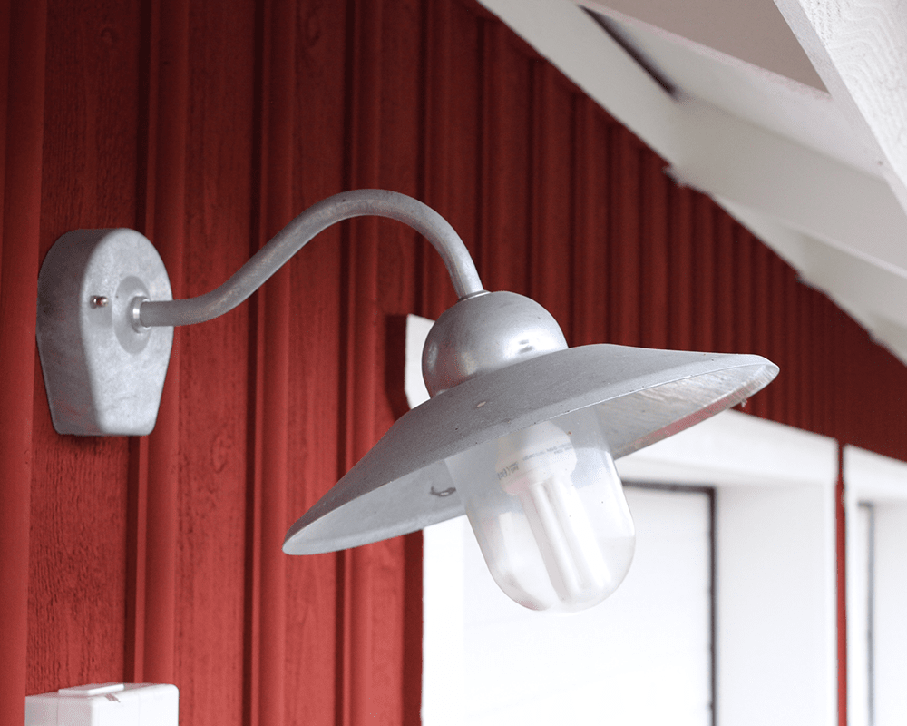 Stall Gegalvaniseerd staal buitenlamp Van Westal - De armatuur heeft een E27-fitting.