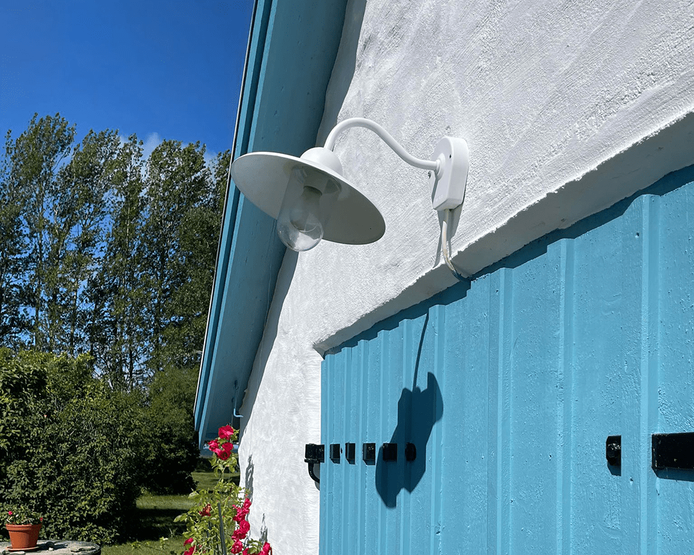 Stall Wit buitenlamp Van Westal - De armatuur heeft een E27-fitting.