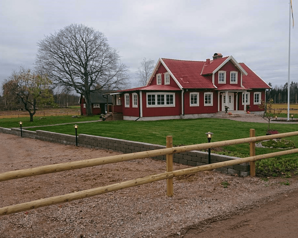 Tellus 145cm Zwart lichtpaaltjes Van Westal - Tellus is een armaturenserie die afhankelijk is van het ontwerp en die een villa, appartementengebouw of zomerhuisje een ander karakter geeft.