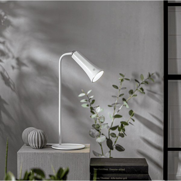 Functional 38cm Wit Draagbare Van Star Trading - De lamp heeft een touchfunctie waarmee u de helderheid kunt aanpassen en kunt kiezen uit de LED-kleur: koelwit, warmwit of daglicht.
