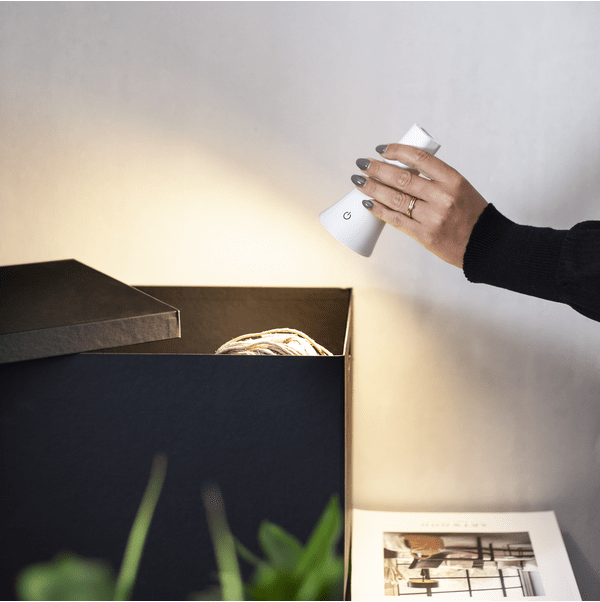 Functional 38cm Wit Draagbare Van Star Trading - De lamp heeft een touchfunctie waarmee u de helderheid kunt aanpassen en kunt kiezen uit de LED-kleur: koelwit, warmwit of daglicht.