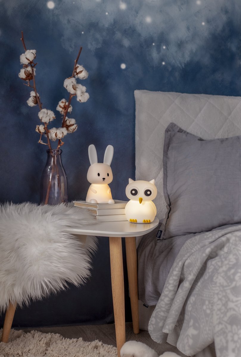 Owl Wit kinderlamp Van Star Trading - Een transformator is niet inbegrepen en de lamp werkt op 3,7V DC.