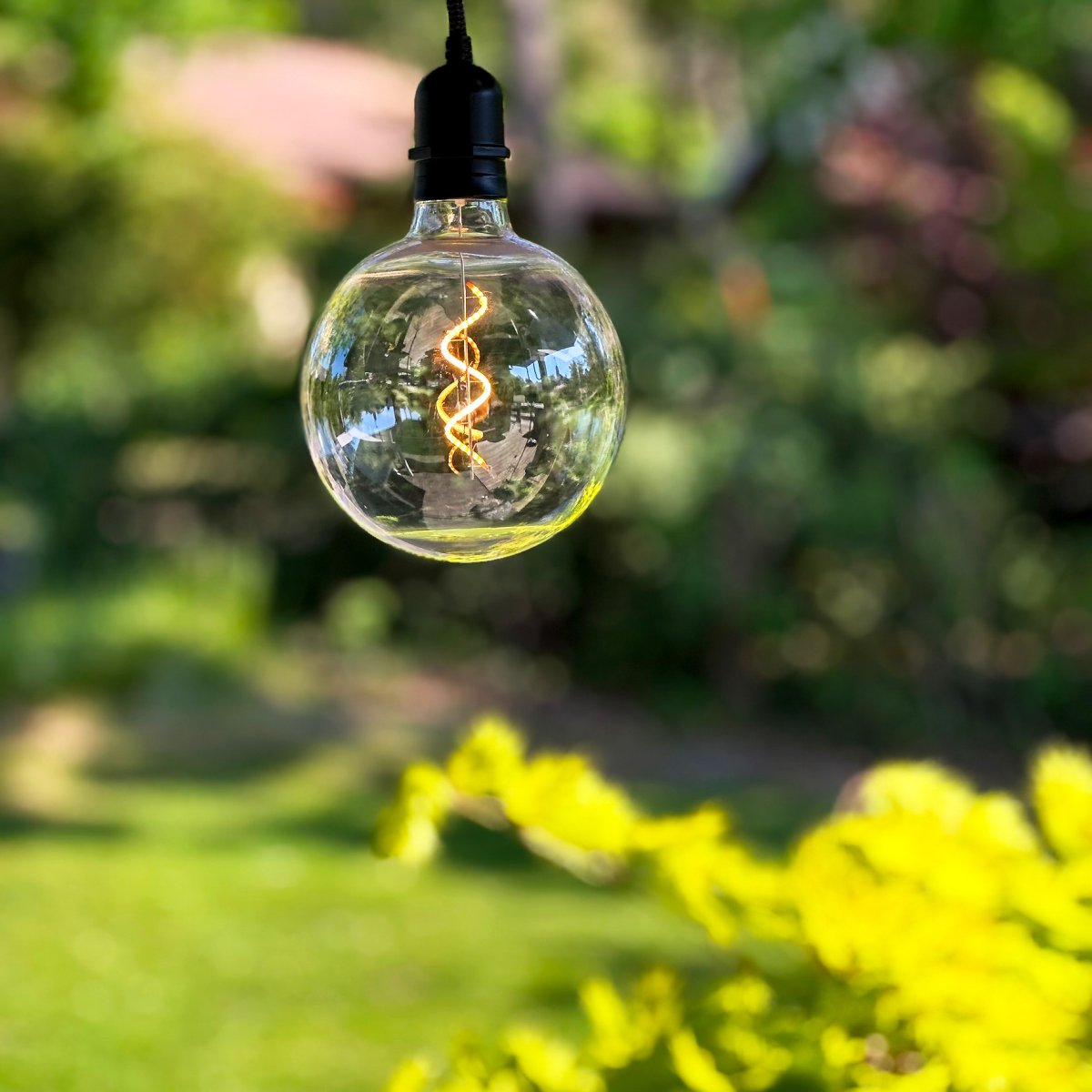 Deco bulb XL Rookkleurig Van Lightson - Voor een optimale levensduur adviseren wij u de transformator niet met meer dan 85% van de maximale capaciteit te belasten.