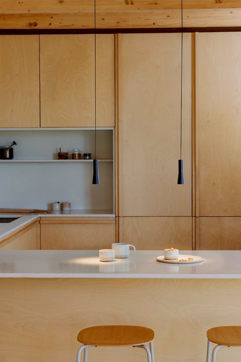 Nina Ø4 Zwart hanglamp Van Faro Barcelona - Nina is een zwarte hanglamp met ge&iuml;ntegreerde ledtechnologie en een stijlvol, minimalistisch design.