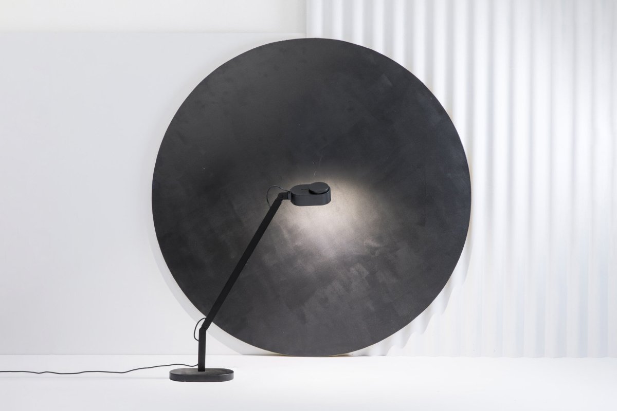Inviting 86cm Zwart bureaulamp Van Faro Barcelona - De lampenkop kan zowel horizontaal als verticaal worden gekanteld en je kunt de helderheid eenvoudig aanpassen door de bovenste ring naar voren of naar achteren te schuiven.