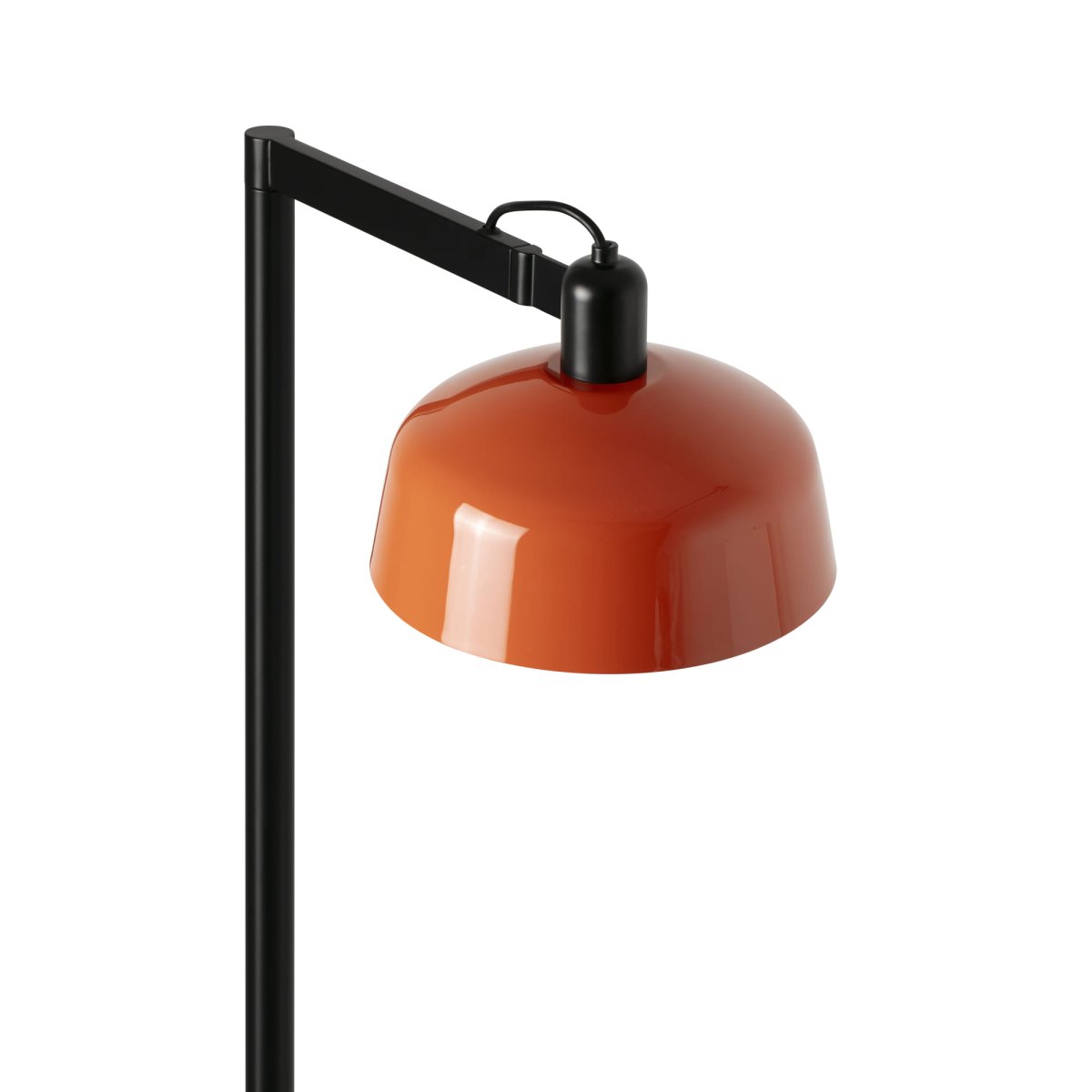 Tatawin Rood-oranje vloerlamp Van Faro Barcelona - Tatawin is een staande lamp met een zwarte structuur en een rood-oranje metalen kap die gericht licht verspreidt.
