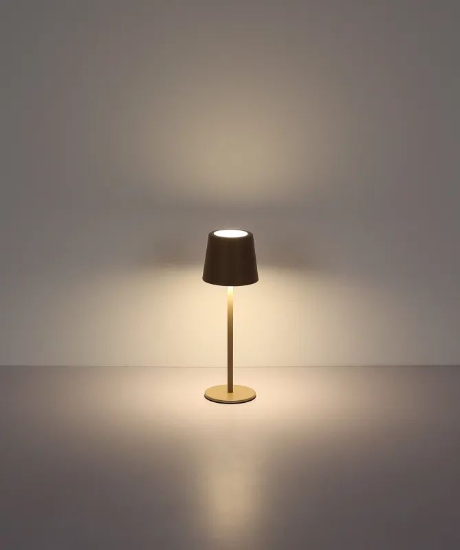 Vancouver 28cm Zand Draagbare Van Globo Lighting - Gemaakt van mat zandkleurig metaal met een opaalkleurige kunststof kap, geeft hij een stijlvolle en verfijnde indruk.